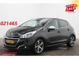 Schadeauto Peugeot 208 1.2 PureTech Aut. Première Pano Navi Clima Cruise Camera 29.828 km! 2016/2