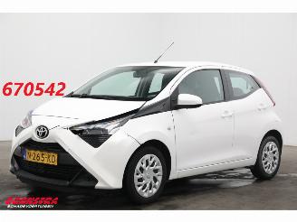 Unfallwagen Toyota Aygo 1.0 VVT-i x-play Navi Airco Cruise Camera 2022/2