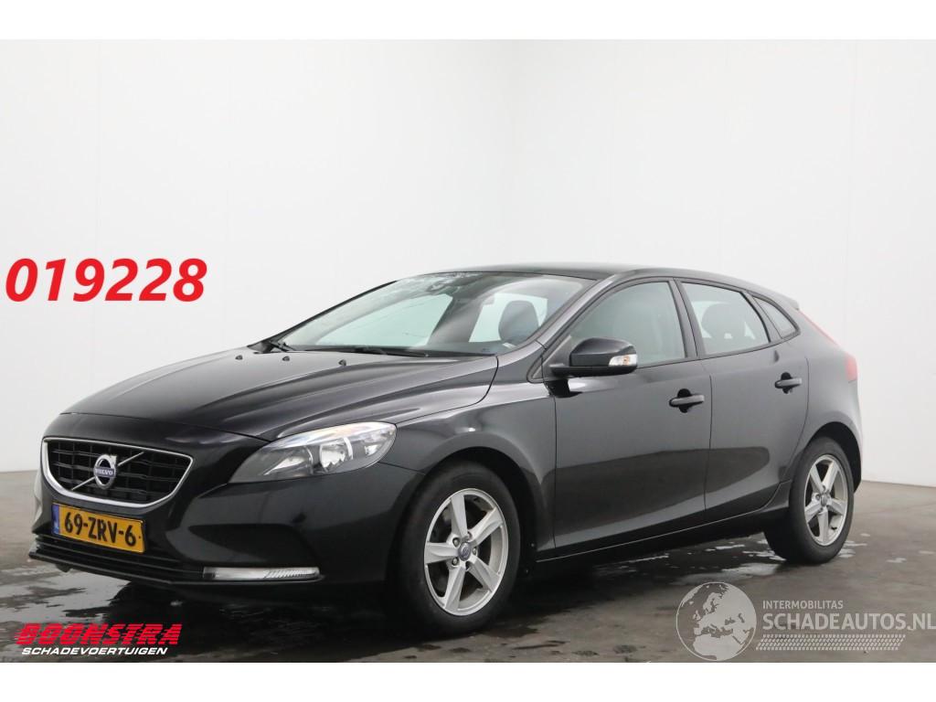 Volvo V-40 1.6 T3 Kinetic Pano Leder Navi Clima Cruise Camera PDC