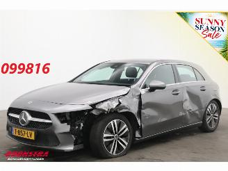 Unfallwagen Mercedes A-klasse 200 7G-Tronic Premium Plus Clima Cruise PDC 2021/4
