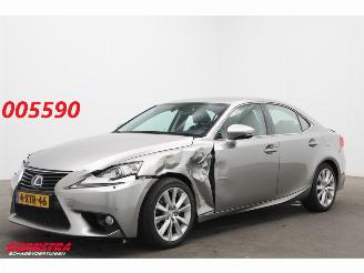Unfallwagen Lexus IS 300h Business Line Pro Leder Navi Clima Cruise Camera SHZ PDC 2014/10