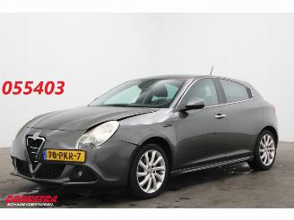 skadebil auto Alfa Romeo Giulietta 1.4 T Distinctive Bluetooth Clima Cruise 2011/2