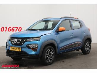 Vaurioauto  passenger cars Dacia Spring Comfort Plus 27 kWh Cruise Camera Navi Airco Leder PDC 37.022 km! 2021/12