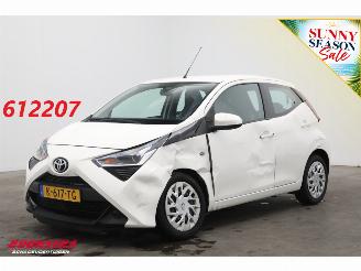 skadebil auto Toyota Aygo 1.0 VVT-i x-play 5-drs Airco Cruise Camera Bluetooth 2021/3