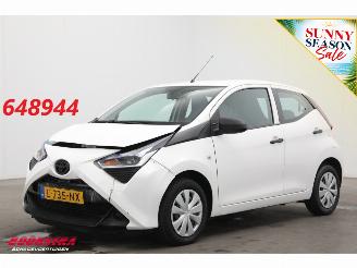 krockskadad bil auto Toyota Aygo 1.0 VVT-i x-fun Airco Cruise 2021/6