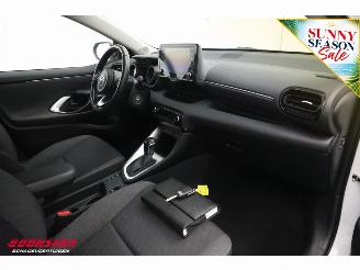 Toyota Yaris 1.5 Hybrid Dynamic ACC Clima SHZ Camera PDC picture 18