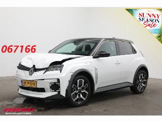 krockskadad bil auto Renault 5 Urban range techno 40 kWh ACC Clima Apple/Android Camera PDC 2025/6