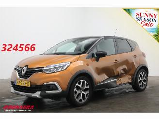 Vaurioauto  passenger cars Renault Captur 1.2 TCe Intens Cruise Mmeory Navi Clima Camera PDC 2018/5