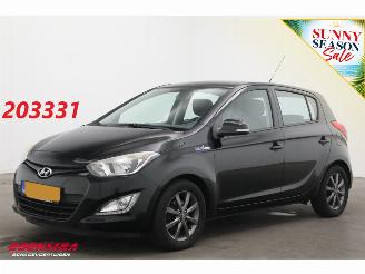 Coche accidentado Hyundai I-20 1.2i i-Deal Airco 128.468 km! 2013/4