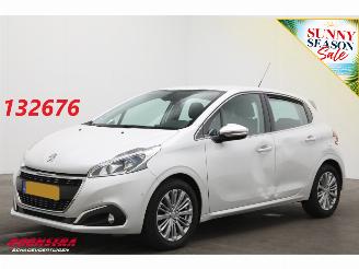 Tweedehands auto Peugeot 208 1.6 BlueHDi Allure Navi Clima Cruise Apple/Android Camera PDC 2016/6