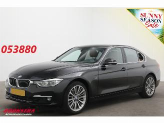 skadebil auto BMW 3-serie 318i Aut. Luxury Cruise Navi Clima Leder SHZ PDC 2017/4