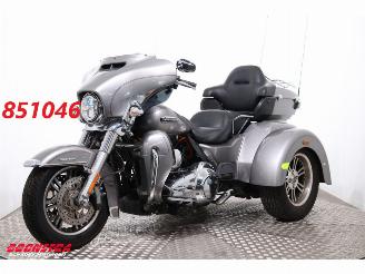 okazja motocykle Harley-Davidson  FLHTCUTG Tri Glide Ultra Classic 5HD! LED ABS Cruise Reverse 28.802 km! 2016/7