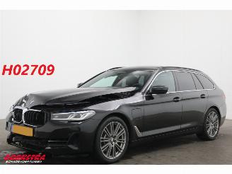 Schadeauto BMW 5-serie Touring 530e HE ACC HUD Panorama Memory Camera PDC AHK 2021/5