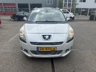 uszkodzony samochody osobowe Peugeot 5008  2012/5