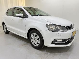 Schadeauto Volkswagen Polo V HB 1.0 Connected Series 2016/9