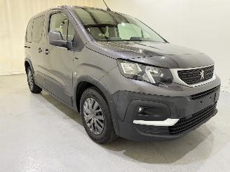 Vaurioauto  passenger cars Peugeot Rifter MPV 1.2 PureTech 110 Style 2021/3