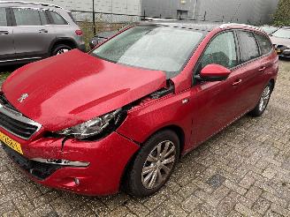 Schadeauto Peugeot 308 SW  1.2 PureTech Style 2017/2