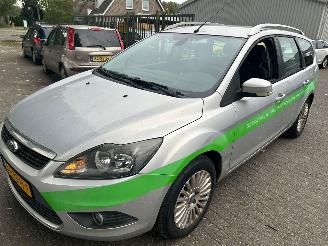 Schadeauto Ford Focus 1.6 TDCI   Limited Stationcar 2011/3