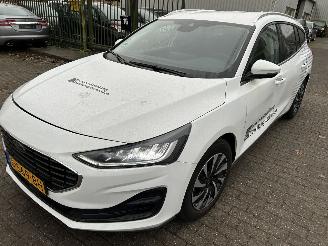 Schadeauto Ford Focus 1.0 EcoBoost Hybrid Titanium  Stationcar 2023/2