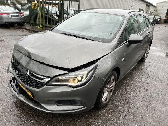 Schadeauto Opel Astra Sports Tourer 1.0 Turbo  120 Jaar Edition 2019/5