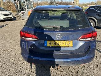 Opel Astra Sports Tourer 1.5 CDTI  Launch Edition   ( met motorschade ) picture 5
