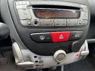 Peugeot 107 1.0-12V  Millesim 200   5 Drs-Airco picture 7