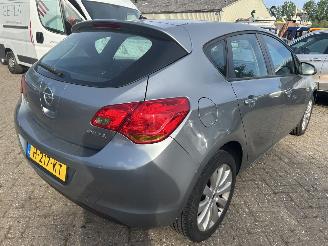 Opel Astra 1.4 Selection   5 Drs picture 4