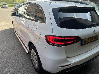 Mercedes B-klasse 200 D   Automaat picture 7