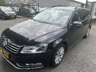 uszkodzony samochody osobowe Volkswagen Passat Stationcar 1.4 2012/1