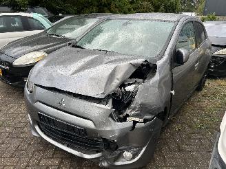 skadebil auto Mitsubishi Space-star 1.2 Intense+ 2015/11