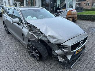 Volvo V-60 2.0 Hybride B3 Automaat Business Pro picture 3