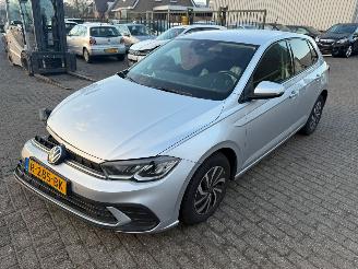 Schadeauto Volkswagen Polo 1.0 TSI  Life 2022/7