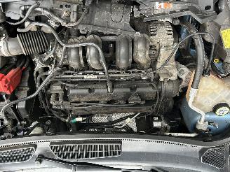 Ford Fiesta 1.25 Ghia picture 4