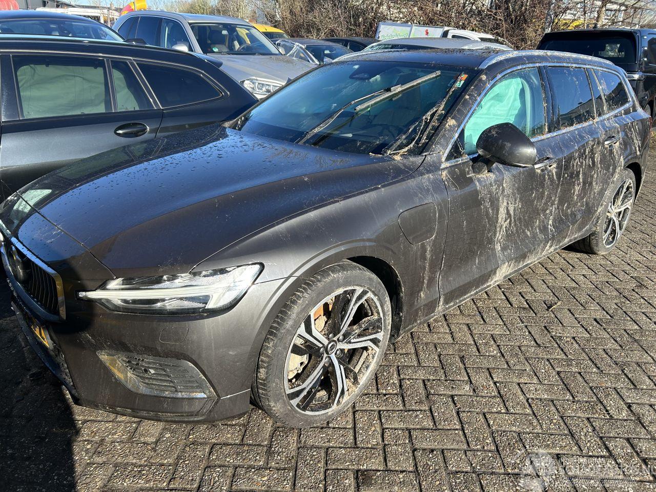 Volvo V-60 2.0 T6 AWD  Recharge Plug-in Hybrid Ultra Bright  ( Leer-Panoramadak )