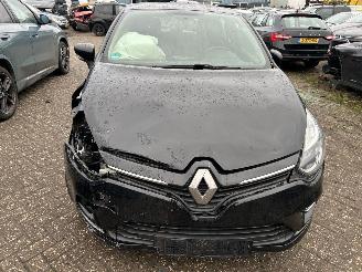 Renault Clio 0.9 TCE   5 drs picture 2