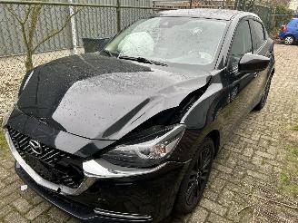 krockskadad bil auto Mazda 2 1.5 Skyactive-g  Sportive 2023/2