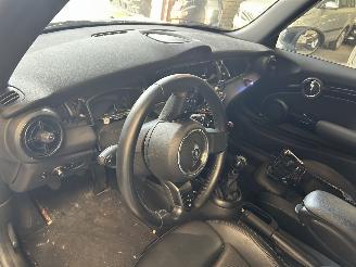 Mini Cooper 1.5 Business Edition picture 14