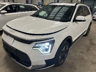 Schadeauto Kia e-Niro Dynamic Plus Line  64,8 kWh  Automaat 2024/7