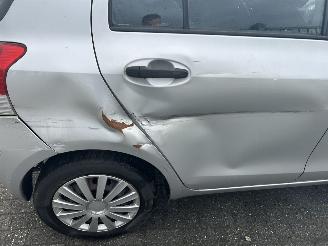 Toyota Yaris 1.3 picture 3