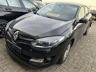 krockskadad bil auto Renault Mégane 1.2 TCe Limited  5 drs 2015/9
