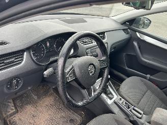 Skoda Octavia Combi  1.6 TDI  Automaat Elegance Business (Panoramadak ) picture 12