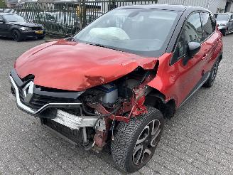 krockskadad bil auto Renault Captur 1.2 TCe X Mod   Automaat-Leer 2015/8