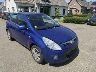 Hyundai I-20 1.4i Dynamic   5 Drs picture 3