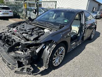 krockskadad bil auto Lexus ES 300 H President Line  Schuifdak 2024/1