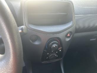 Toyota Aygo 1.0 VVTi  5 Drs picture 11
