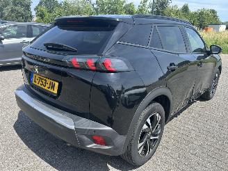 Peugeot 2008 1.2 PureTech  Allure Pack picture 6