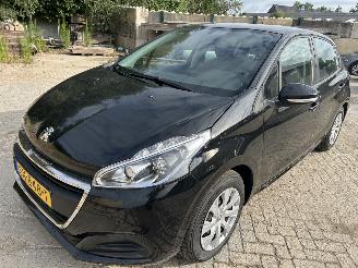 krockskadad bil auto Peugeot 208 1.2 PureTech  5 drs  ( 63491 KM ) 2018/5