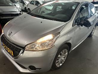 Peugeot 208 1.2 VTI  Active picture 1