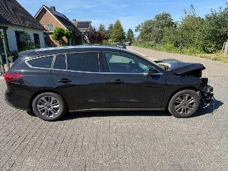 Ford Focus Stationcar 1.0 Hybrid Ecoboost Titanium picture 3