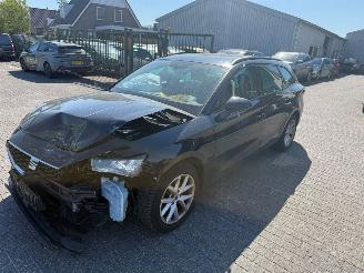 damaged passenger cars Seat Leon Sportstourer 1.0 eTSI Style Business  Automaat 2023/11